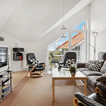 Lejlighed Three-bedroom In *