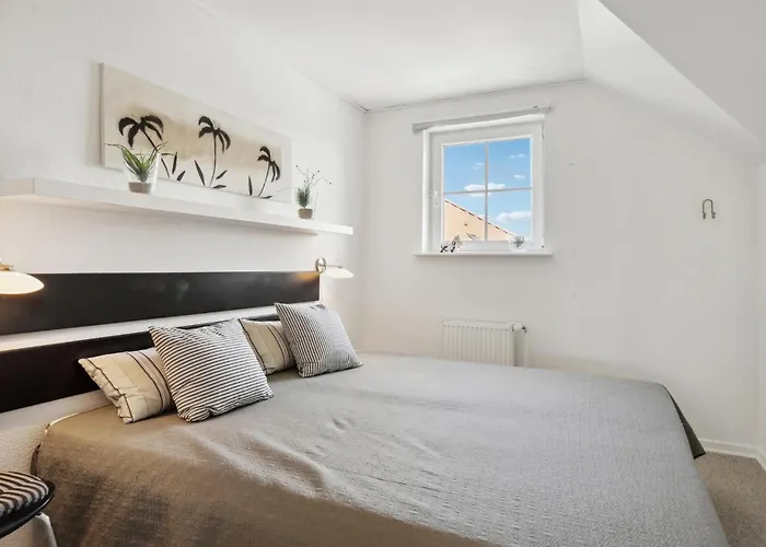 Three-bedroom In Apartamento