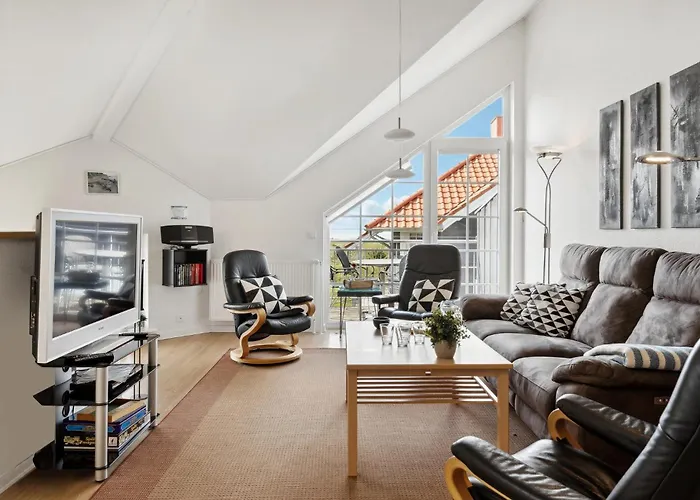 Apartamento Three-bedroom In *